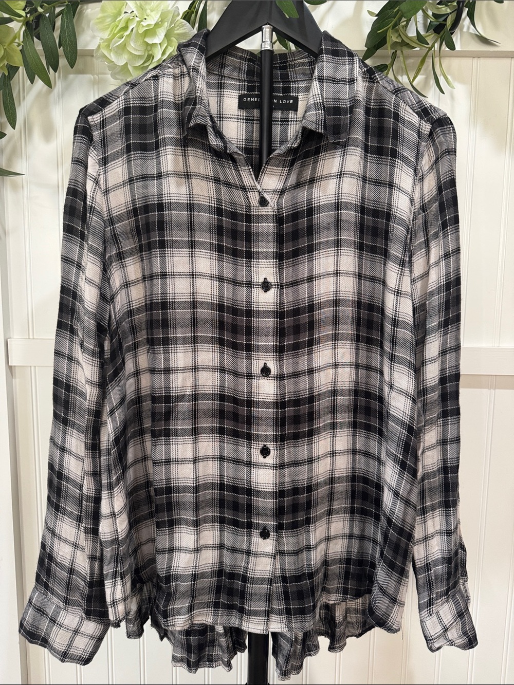 #673 GENERATION LOVE Black & White Plaid Button-Down Shirt w Pleated Back